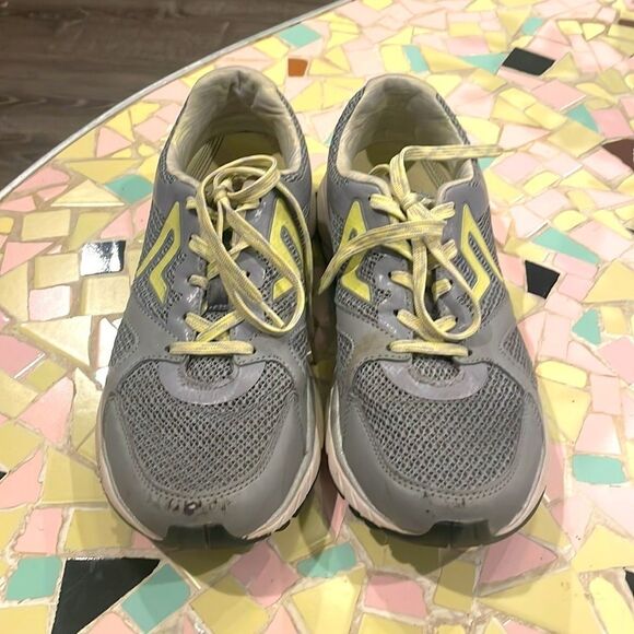 VIONIC Satima Women’s Athletic Cushioned Running Shoes Size 9.5 - Picture 2 of 7